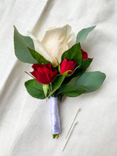 Load image into Gallery viewer, Boutonnière
