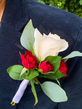 Load image into Gallery viewer, Boutonnière
