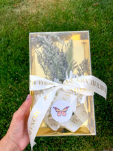 Load image into Gallery viewer, Mini Bouquet
